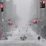 Toman previsiones en Nueva York ante la tormenta invernal